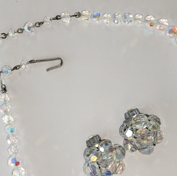 EVC AB CRYSTALS NECKLACE & MATCHING CLIP ON EARRINGS - Picture 6 of 15